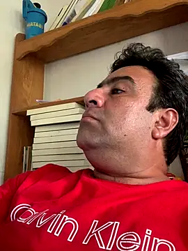 Snapshot of EmilianoGt chatting on 17, 10, 2025 EmilianoGt online show from 17, 10, 2025