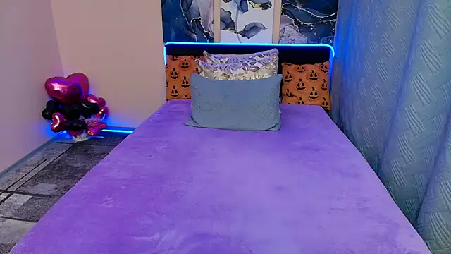 BlondPearl online show from 11, 11, 2025