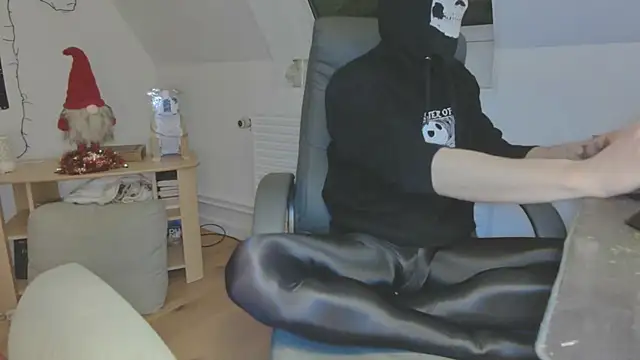 Nyl0nnickb0y online show from 11, 1, 2026