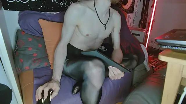 Nyl0nnickb0y online show from 28, 6, 2026