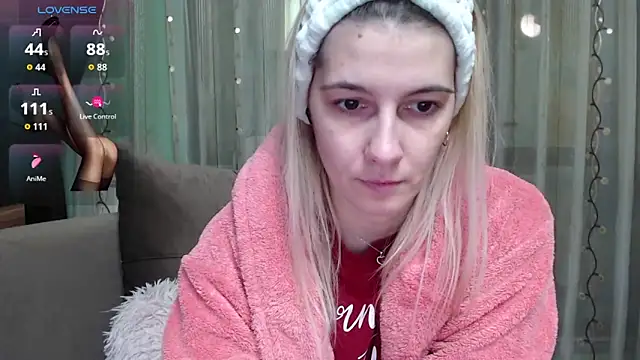 lovingfeetheels online show from 26, 9, 2025