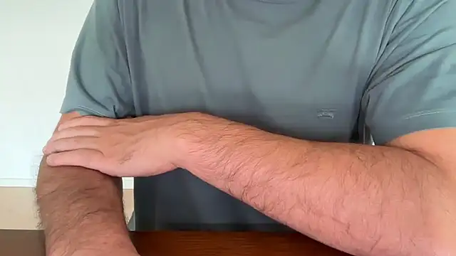 qualunque 21 online show from 15, 9, 2025