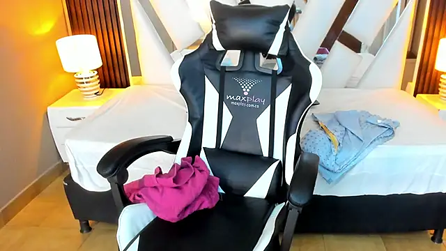 Linda4Petite online show from 8, 10, 2025