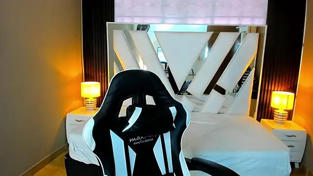 Linda4Petite online show from 9, 11, 2025