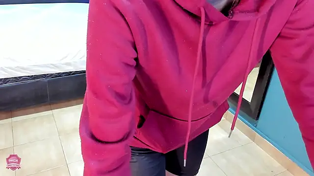 Linda4Petite online show from 17, 3, 2025