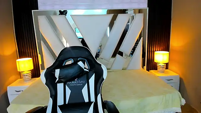 Linda4Petite online show from 19, 12, 2025