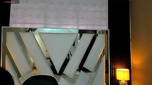 Linda4Petite online show from 23, 11, 2025