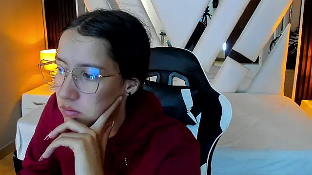 Linda4Petite online show from 30, 11, 2025