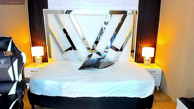 Linda4Petite online show from 17, 9, 2025