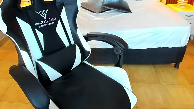 Linda4Petite online show from 10, 10, 2025