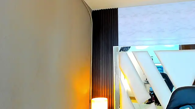 Linda4Petite online show from 4, 11, 2025