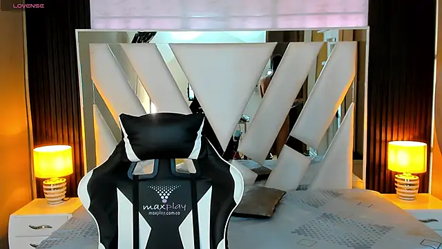 Linda4Petite online show from 21, 9, 2025