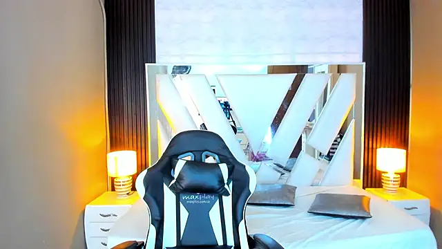 Linda4Petite online show from 28, 10, 2025