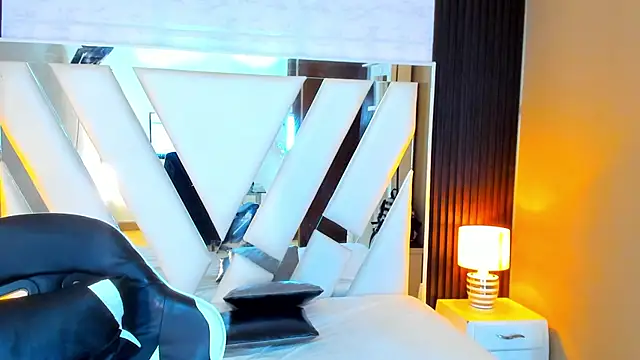 Linda4Petite online show from 15, 11, 2025