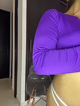 Snapshot of NatashaCruz- chatting on 3, 12, 2025 NatashaCruz- online show from 3, 12, 2025