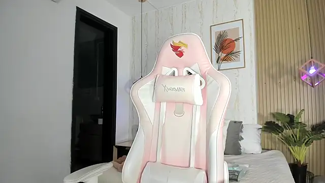 CameronCollins  online show from 31, 10, 2025