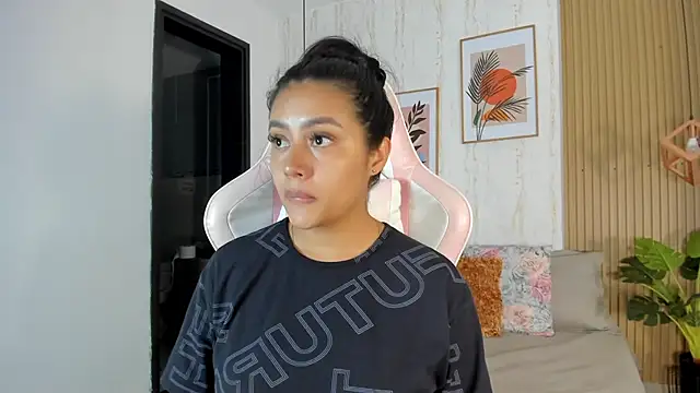 CameronCollins  online show from 18, 12, 2025