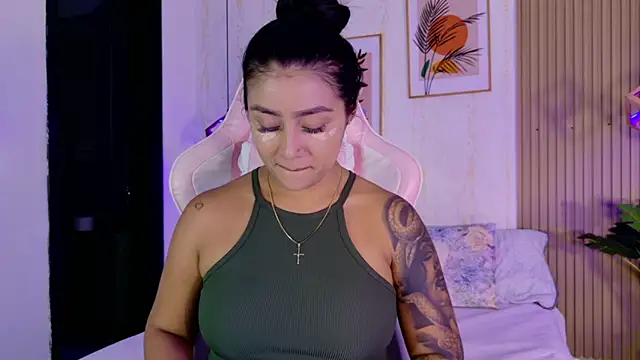 Snapshot of CameronCollins_ chatting on 4, 2, 2026 CameronCollins online show from 4, 2, 2026