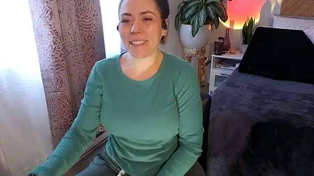 Snapshot of Ellie-L-Elizabeth chatting on 24, 2, 2026 Ellie-L-Elizabeth online show from 24, 2, 2026