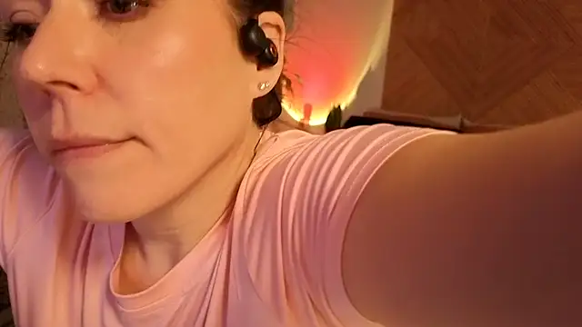 Snapshot of Ellie-L-Elizabeth chatting on 28, 2, 2026 Ellie-L-Elizabeth online show from 28, 2, 2026