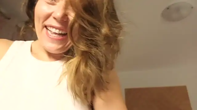 Ellie-L-Elizabeth online show from 10, 3, 2026