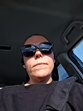 Ellie-L-Elizabeth online show from 19, 2, 2025