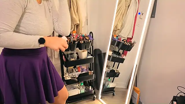 Ellie-L-Elizabeth online show from 28, 11, 2025