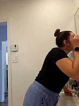 Ellie-L-Elizabeth online show from 23, 9, 2025