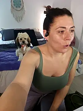 Ellie-L-Elizabeth online show from 9, 11, 2025