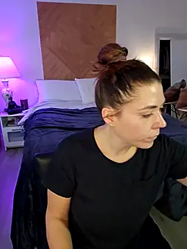 Ellie-L-Elizabeth online show from 20, 11, 2025