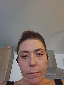 Ellie-L-Elizabeth online show from 17, 10, 2025