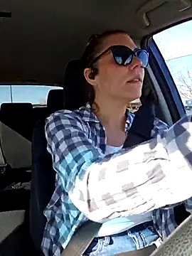 Ellie-L-Elizabeth online show from 18, 3, 2025