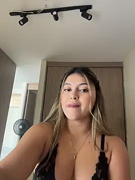 lunablossom  online show from 14, 4, 2026