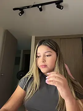 lunablossom  online show from 17, 3, 2026