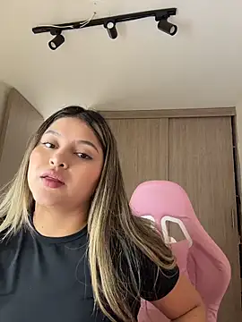 lunablossom  online show from 11, 4, 2026