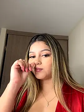 lunablossom  online show from 13, 9, 2025