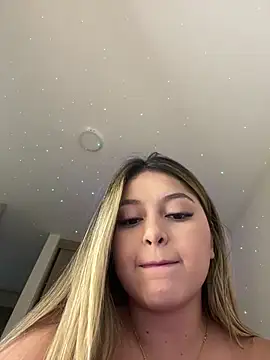 lunablossom  online show from 11, 3, 2025