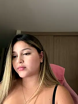 lunablossom  online show from 2, 12, 2025