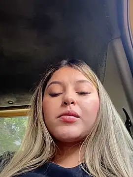 lunablossom  online show from 1, 10, 2025