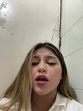 lunablossom  online show from 17, 3, 2025