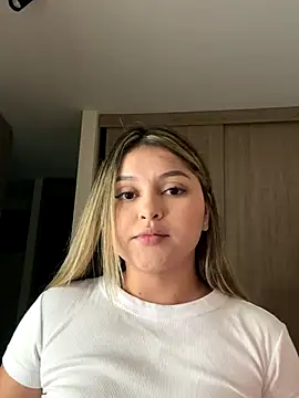 lunablossom  online show from 7, 1, 2026