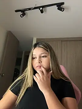 lunablossom  online show from 27, 2, 2026