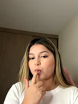 lunablossom  online show from 26, 9, 2025