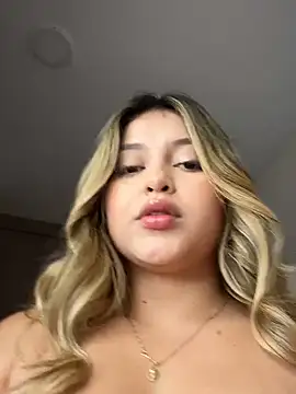 lunablossom  online show from 26, 9, 2025