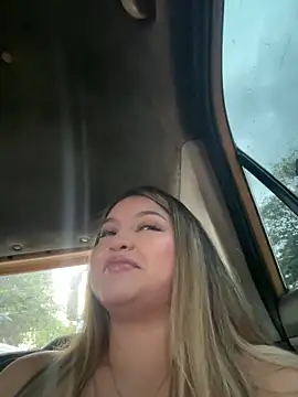 lunablossom  online show from 18, 9, 2025