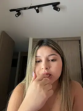 lunablossom  online show from 11, 3, 2026