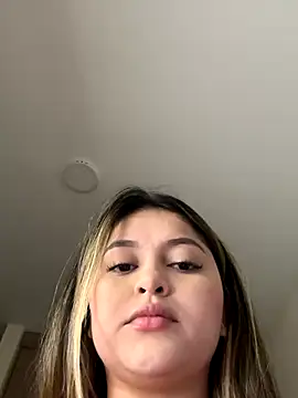 lunablossom  online show from 24, 11, 2025