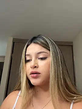 lunablossom  online show from 17, 9, 2025