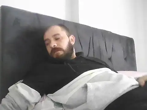 NiiiRvaNaa online show from 14, 11, 2025