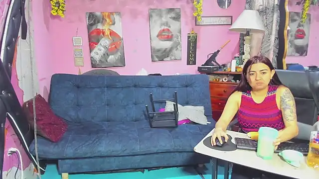 lesbiancuple online show from 7, 5, 2026